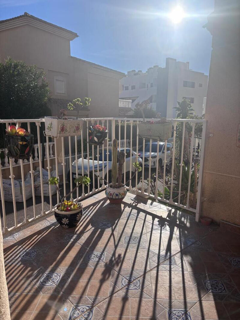 2 bedroom Townhouse for sale
