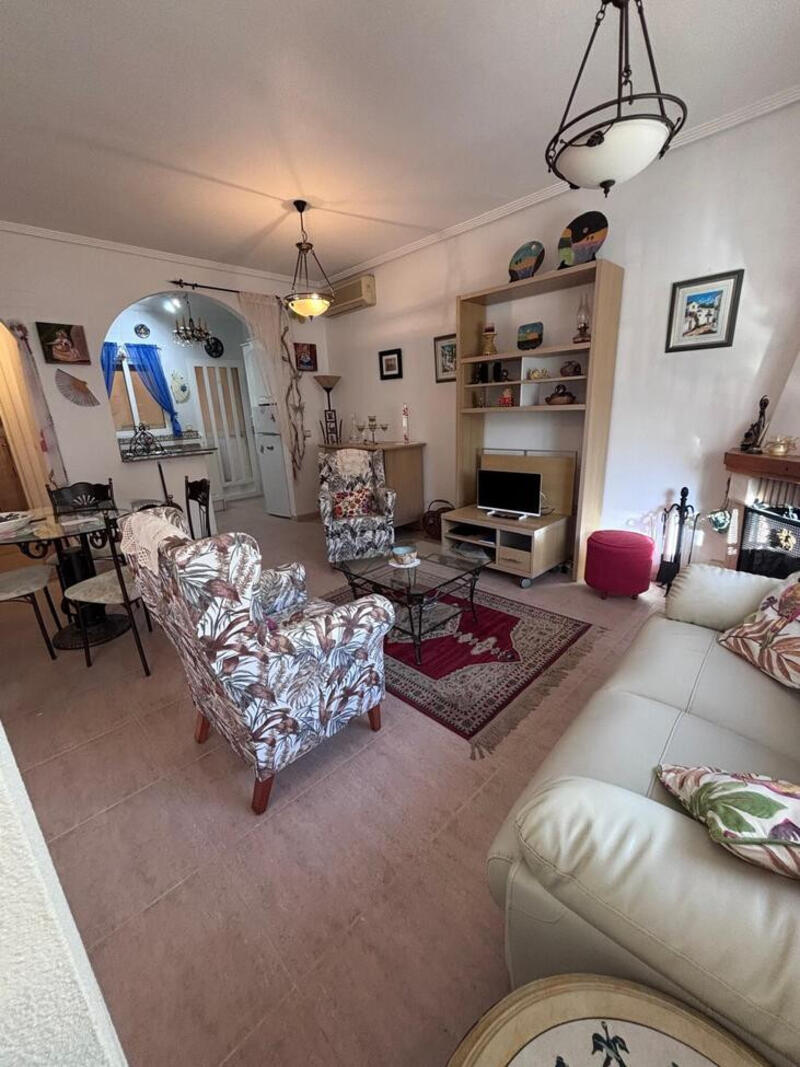 2 bedroom Townhouse for sale