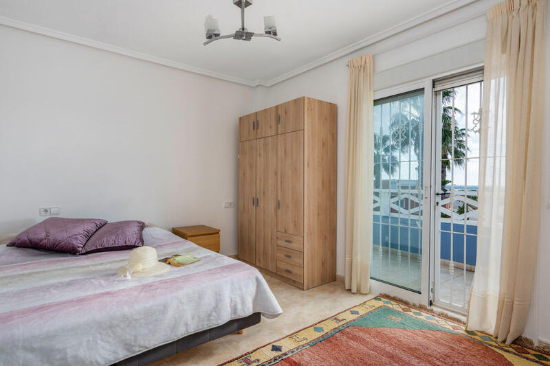 4 Cuarto Adosado en venta