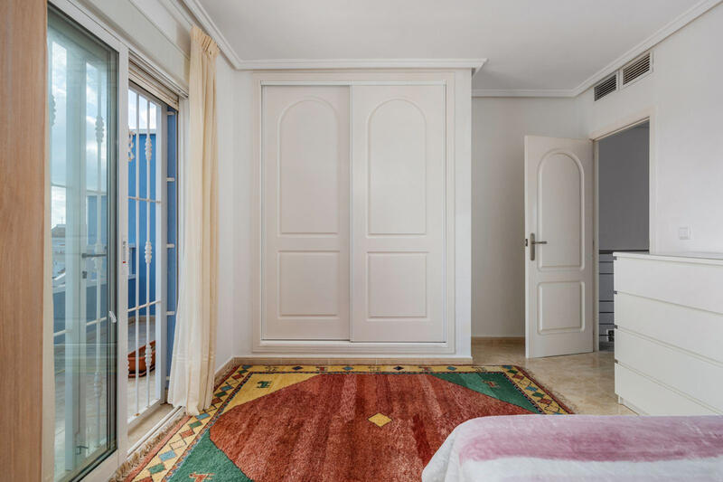 4 Cuarto Adosado en venta