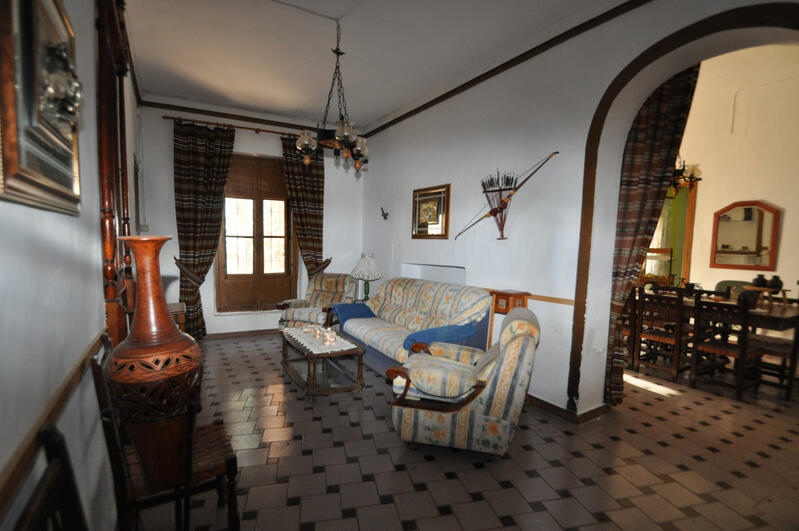 6 bedroom Villa for sale