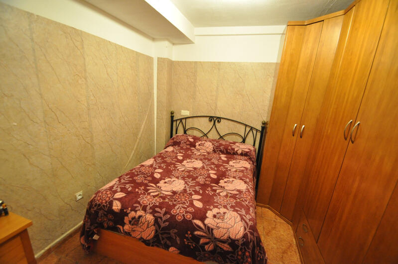 6 bedroom Townhouse for sale in Pinoso, Alicante