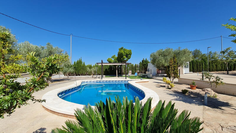 Villa for sale in Yecla, Murcia