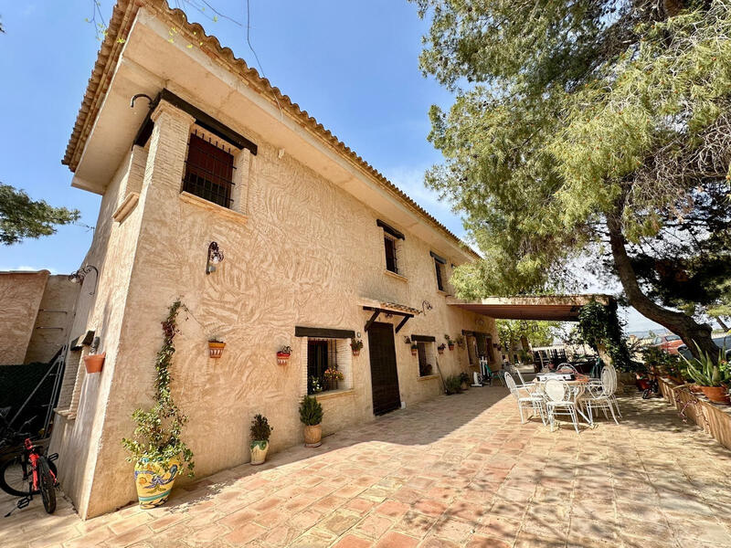 Villa for sale in Yecla, Murcia