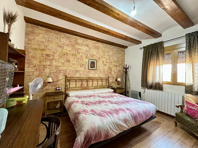 8 bedroom Villa for sale