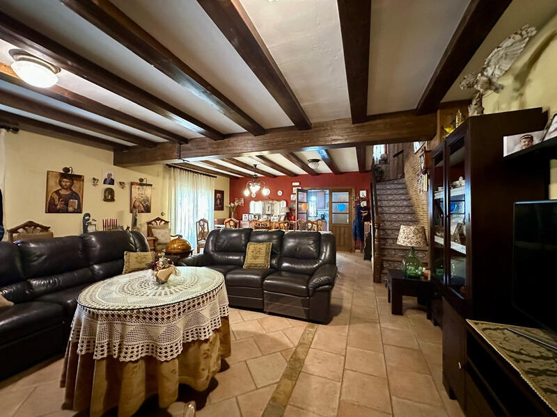 8 bedroom Villa for sale