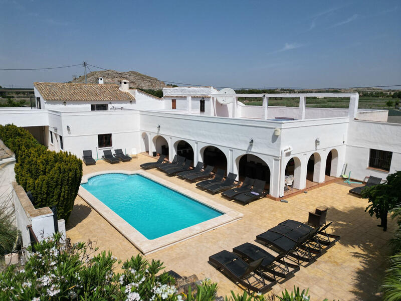 Villa for sale in Villena, Alicante