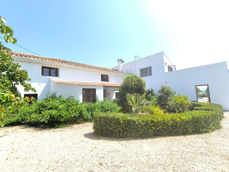 13 bedroom Villa for sale