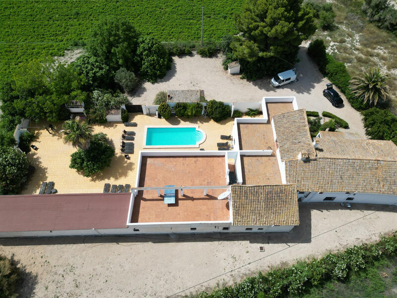 13 bedroom Villa for sale