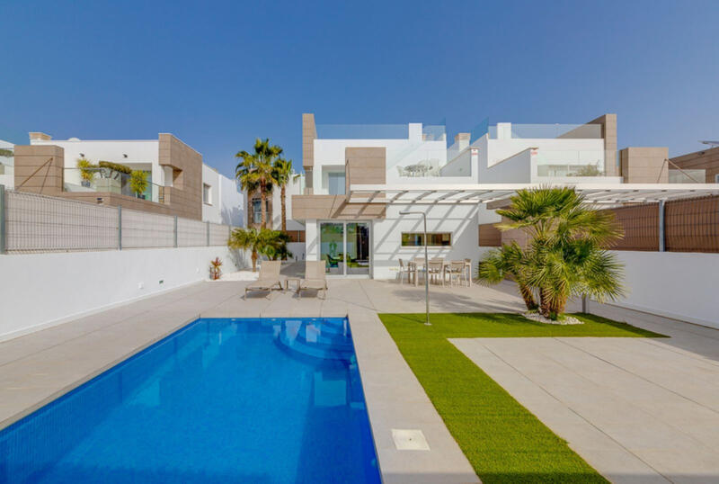 Villa til salgs i Guardamar del Segura, Alicante