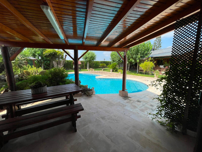 4 Cuarto Villa en venta
