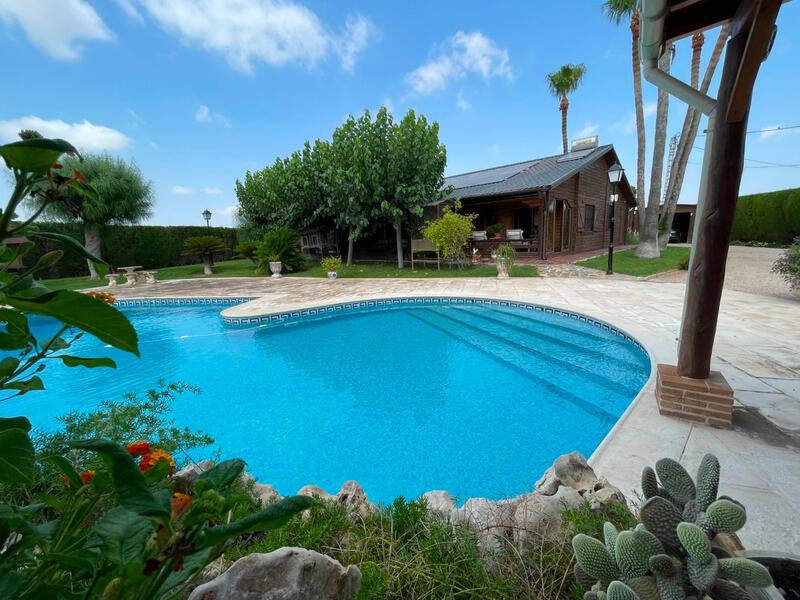 4 Cuarto Villa en venta