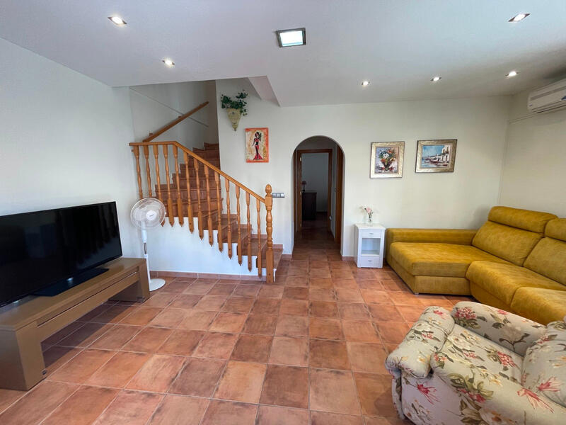 4 bedroom Townhouse for sale