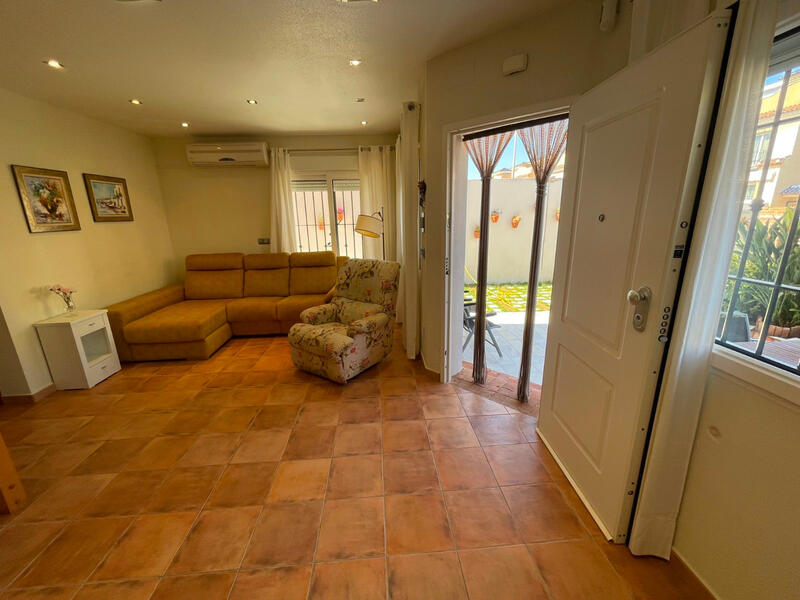 4 bedroom Townhouse for sale