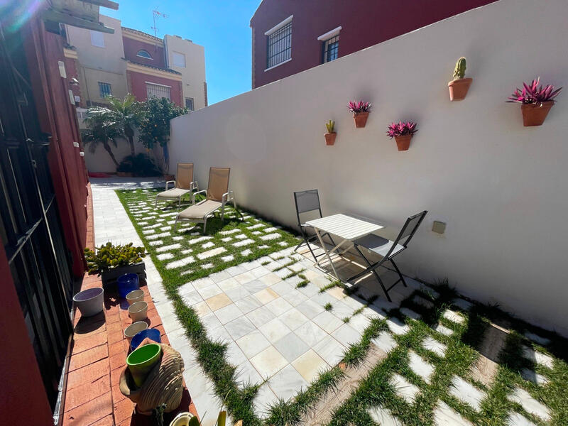 4 bedroom Townhouse for sale