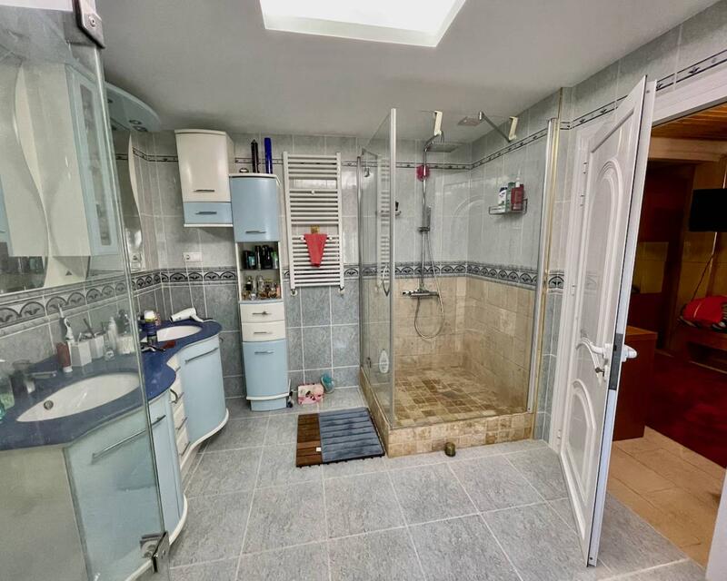 6 slaapkamer Villa Te koop 6 slaapkamer Villa Te koop