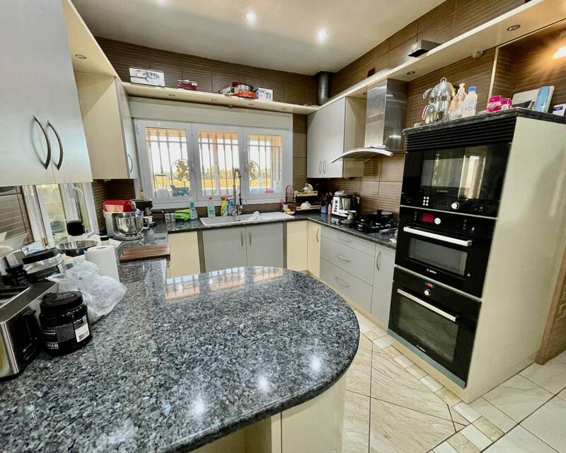 6 slaapkamer Villa Te koop 6 slaapkamer Villa Te koop