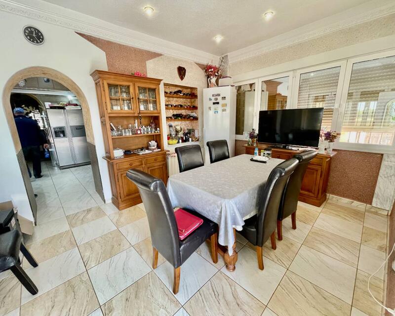 6 slaapkamer Villa Te koop 6 slaapkamer Villa Te koop