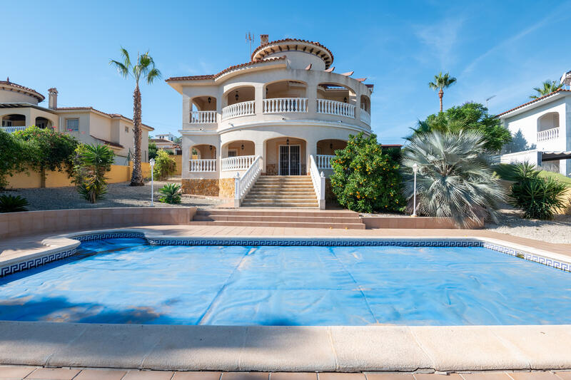 Villa Te koop in Algorfa, Alicante