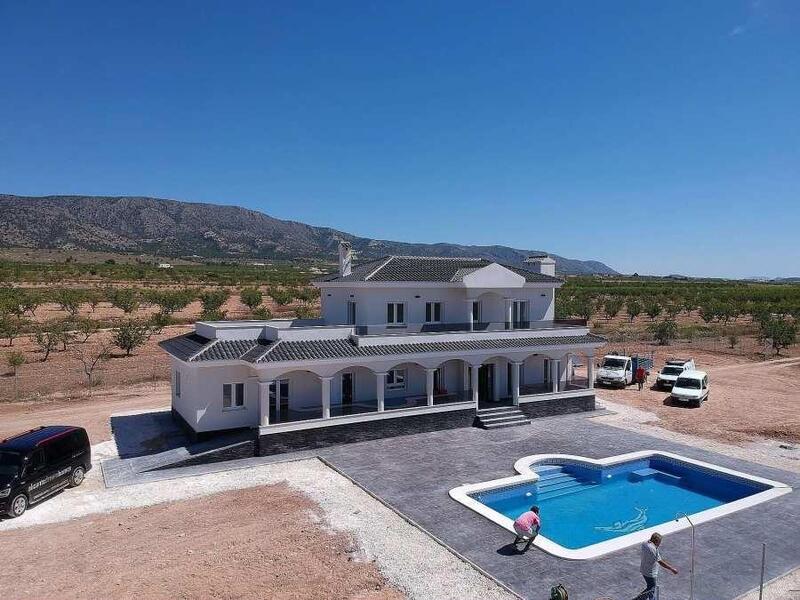 4 soverom Villa til salgs 4 soverom Villa til salgs