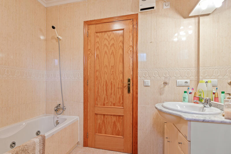 4 Cuarto Villa en venta