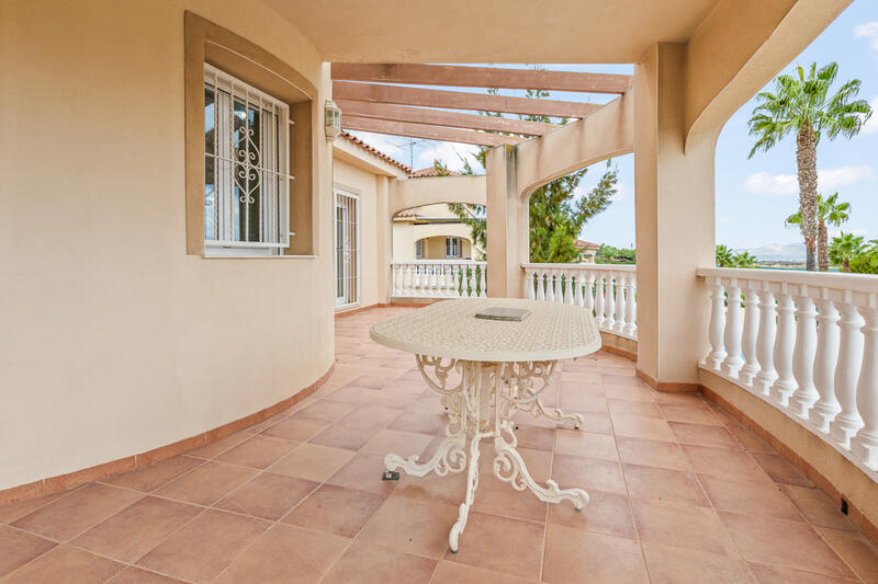 4 Cuarto Villa en venta
