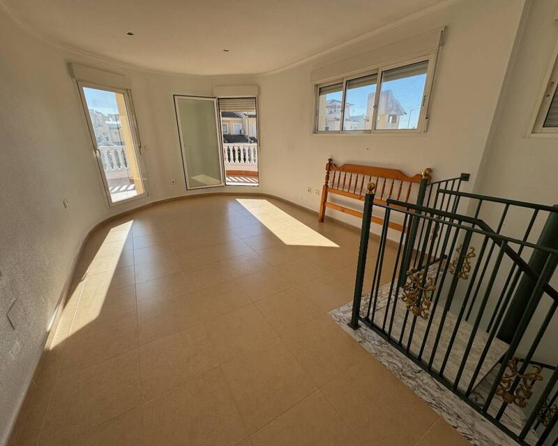 4 soverom Villa til salgs 4 soverom Villa til salgs