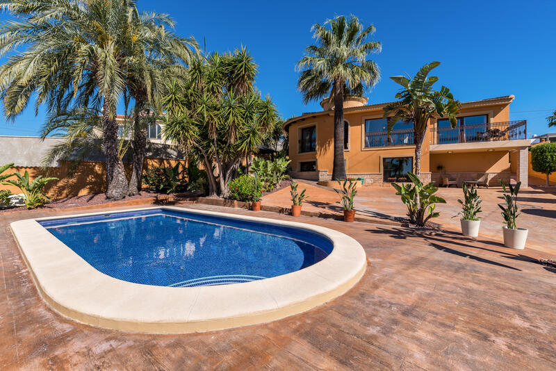 4 soverom Villa til salgs 4 soverom Villa til salgs
