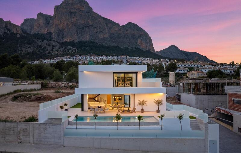 4 slaapkamer Villa Te koop in Polop, Alicante