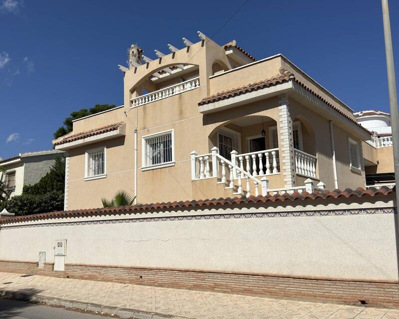 7 soveværelse Villa til salg i Ciudad Quesada, Alicante
