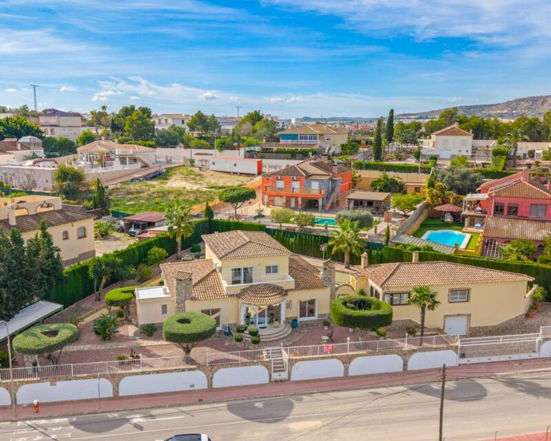 Villa til salgs i Algorfa, Alicante