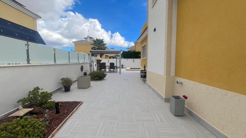 3 slaapkamer Villa Te koop