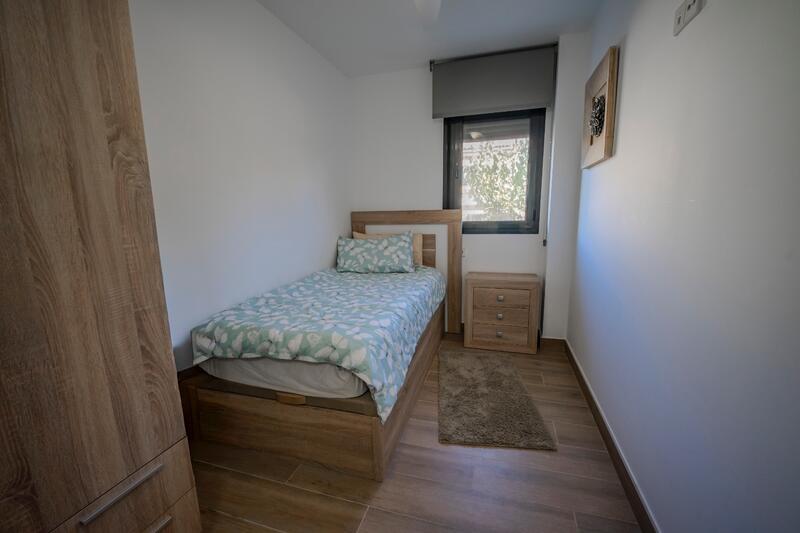 3 спальная комната квартира продается