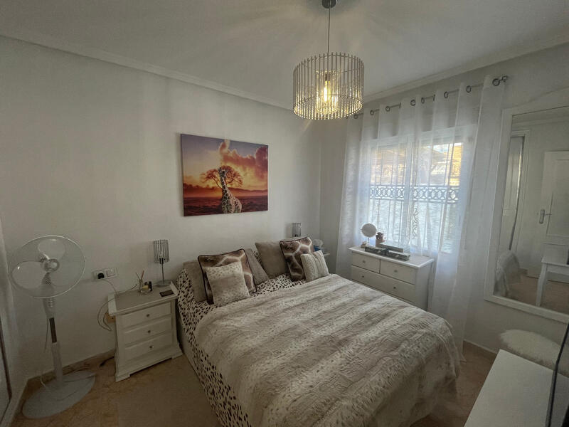 2 Schlafzimmer Stadthaus zu verkaufen