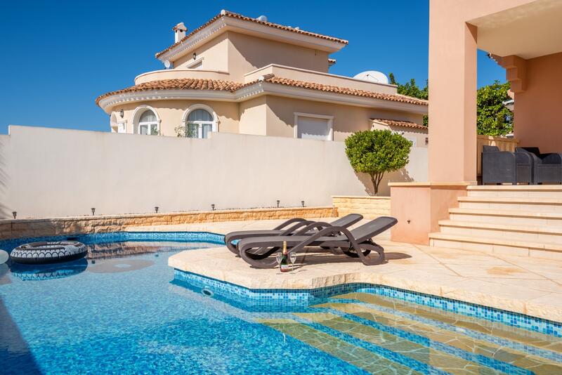 4 soverom Villa til salgs 4 soverom Villa til salgs