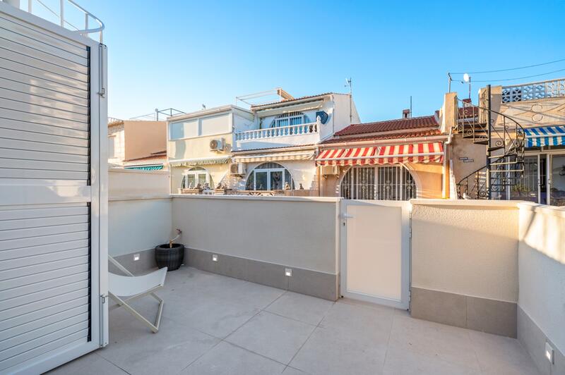 2 bedroom Townhouse for sale
