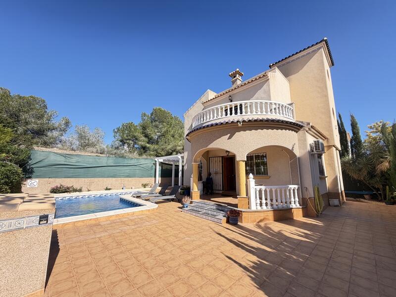 3 chambre Villa à vendre dans Villamartin, Alicante