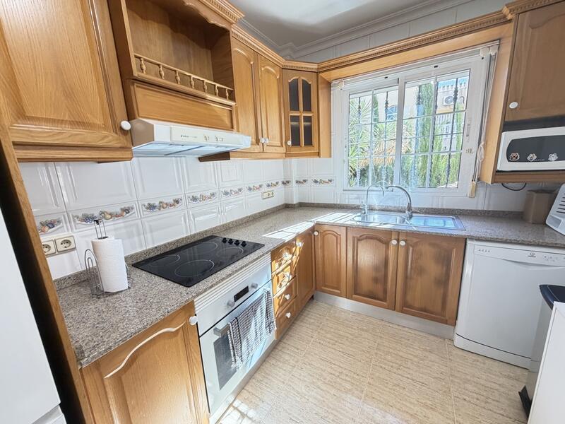 3 спальная комната вилла продается