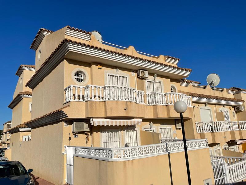2 bedroom Townhouse for sale 2 bedroom Townhouse for sale