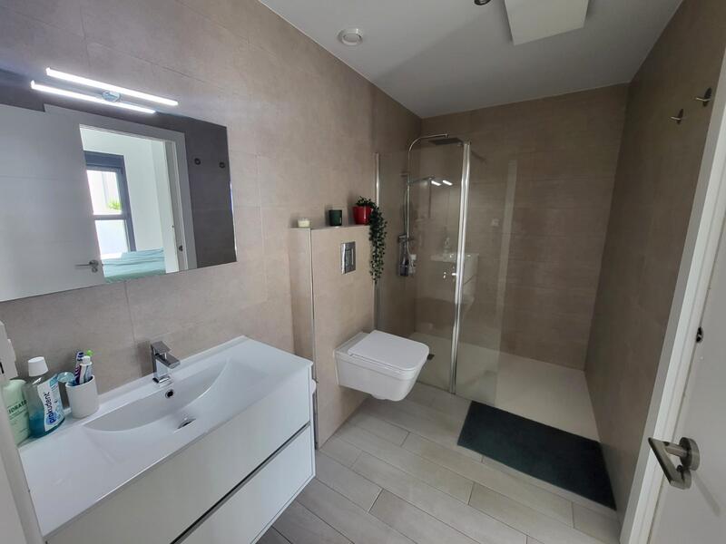 2 Cuarto Adosado en venta