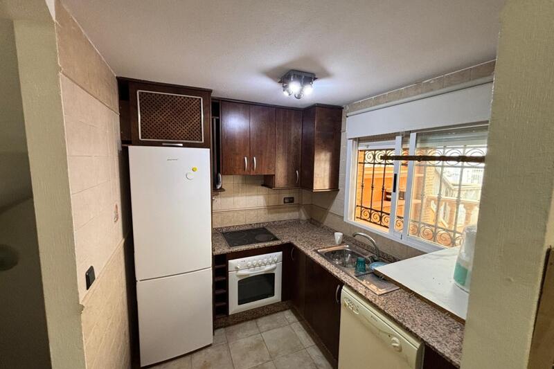 5 спальная комната городская тюрьма продается в Guardamar del Segura, Alicante