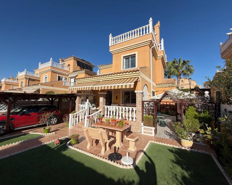 3 спальная комната вилла продается в Algorfa, Alicante