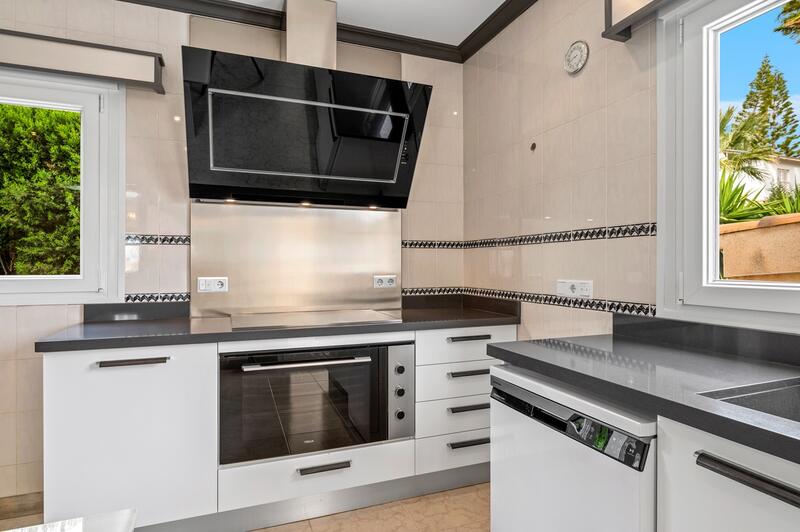4 Cuarto Villa en venta