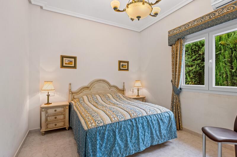 4 Cuarto Villa en venta