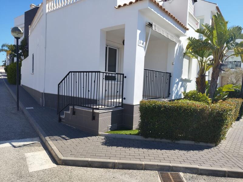 2 bedroom Townhouse for sale