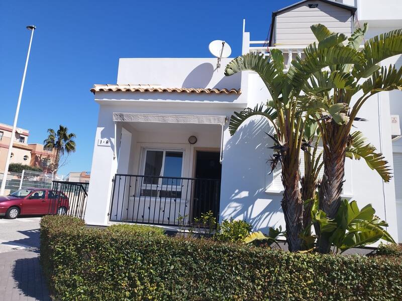 2 bedroom Townhouse for sale