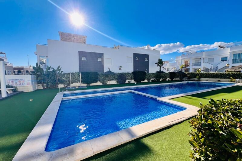 2 bedroom Townhouse for sale