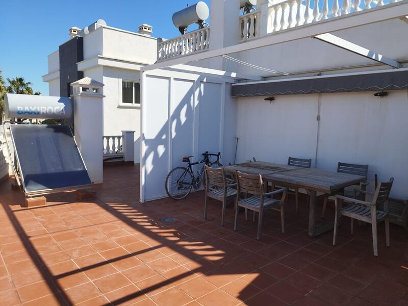 2 bedroom Townhouse for sale