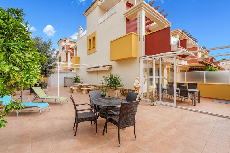 3 soverom Rekkehus til salgs i Villamartin, Alicante