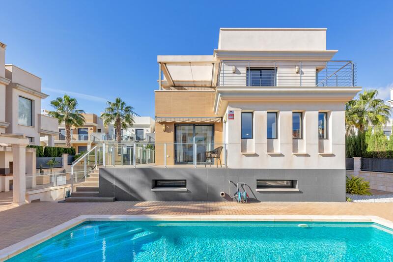 5 soverom Villa til salgs